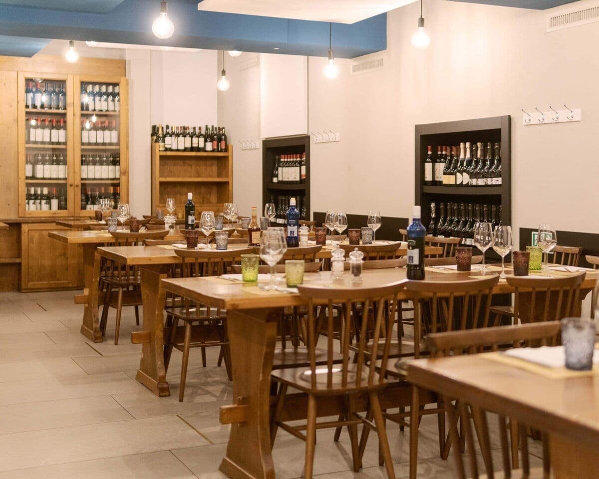 Sala principale della Taverna degli Amici