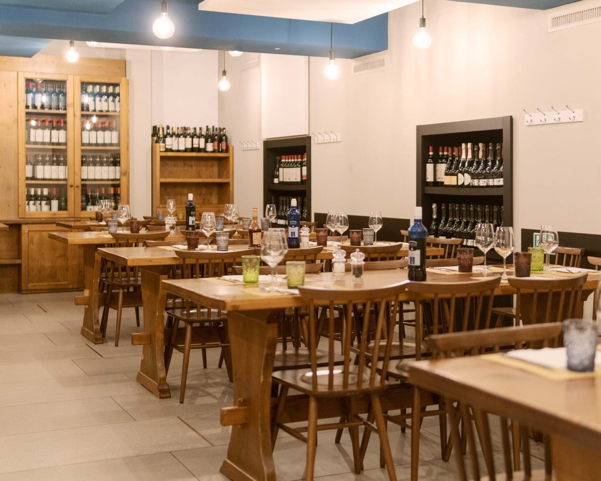 Sala principale della Taverna degli Amici